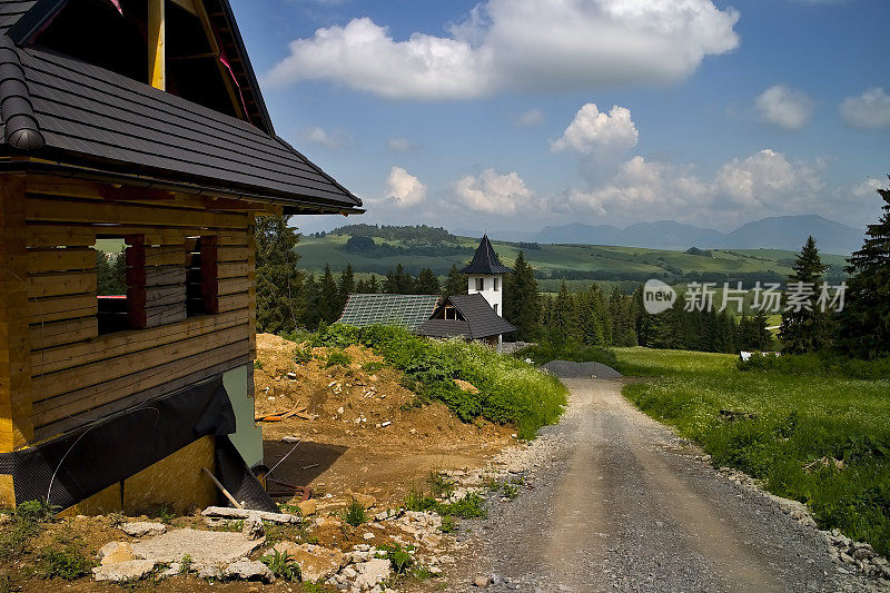 ATC - Bystrina - Demanovska山谷正在建设中，在低塔特拉保护区，作为宗教服务的地方。